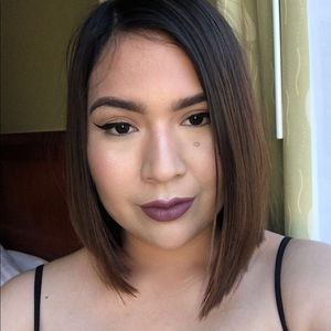 Meet your Posher, Yesenia